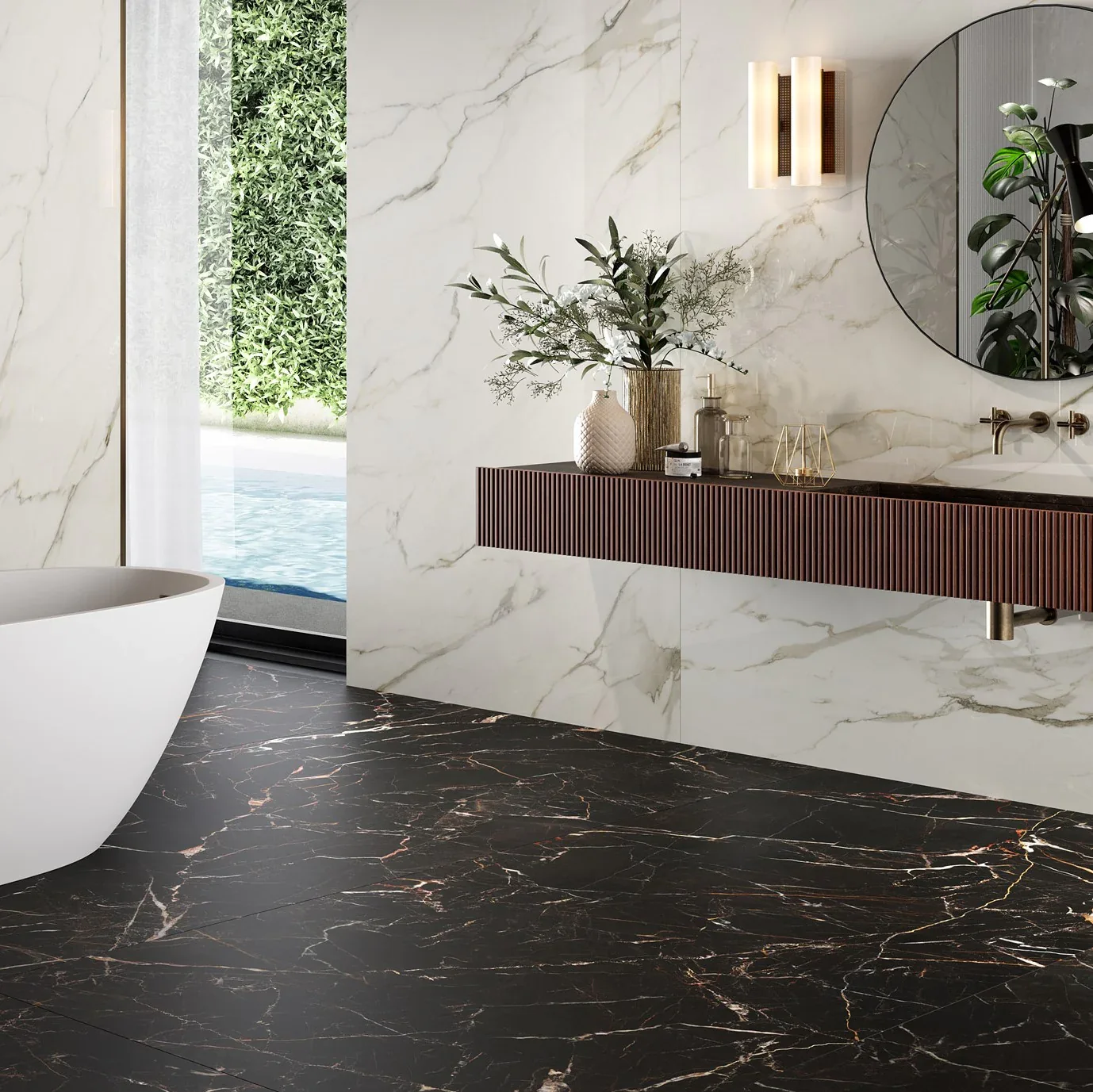 Ambiance salle de bain avec grands panneaux effet marbre